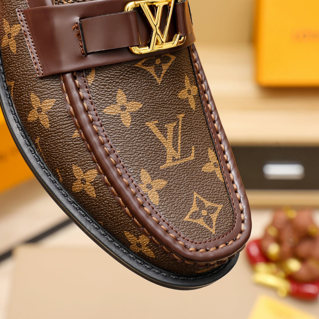 V print fashion leather shoes 0724050603