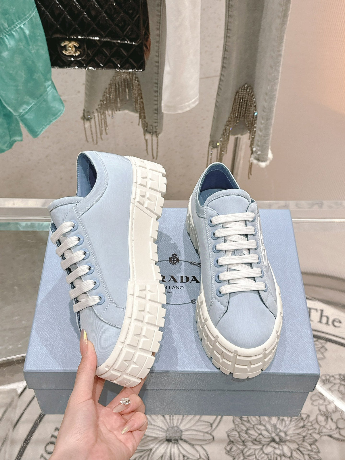New fashionable and versatile thick-soled sneakers 1024013001