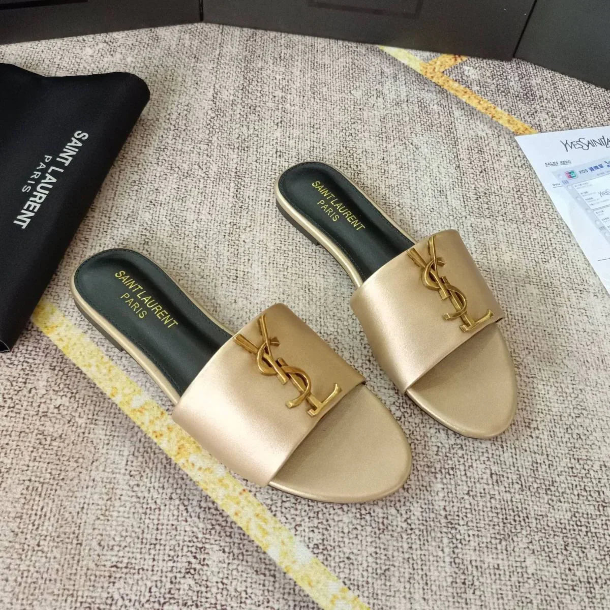 New Slippers Fashion Sandals 1024031124