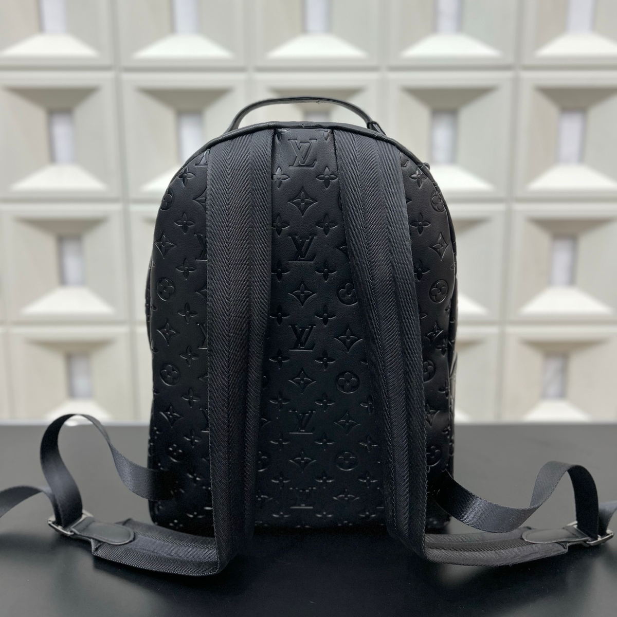 New Fashion V Logo Handmade bagsXC052025111709