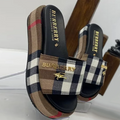 New fashion and versatile women's sandals and slippers 0424042501