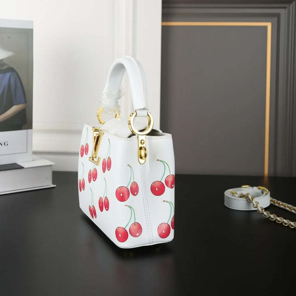 Cherry Kapusin Shoulder Bag 1025060915