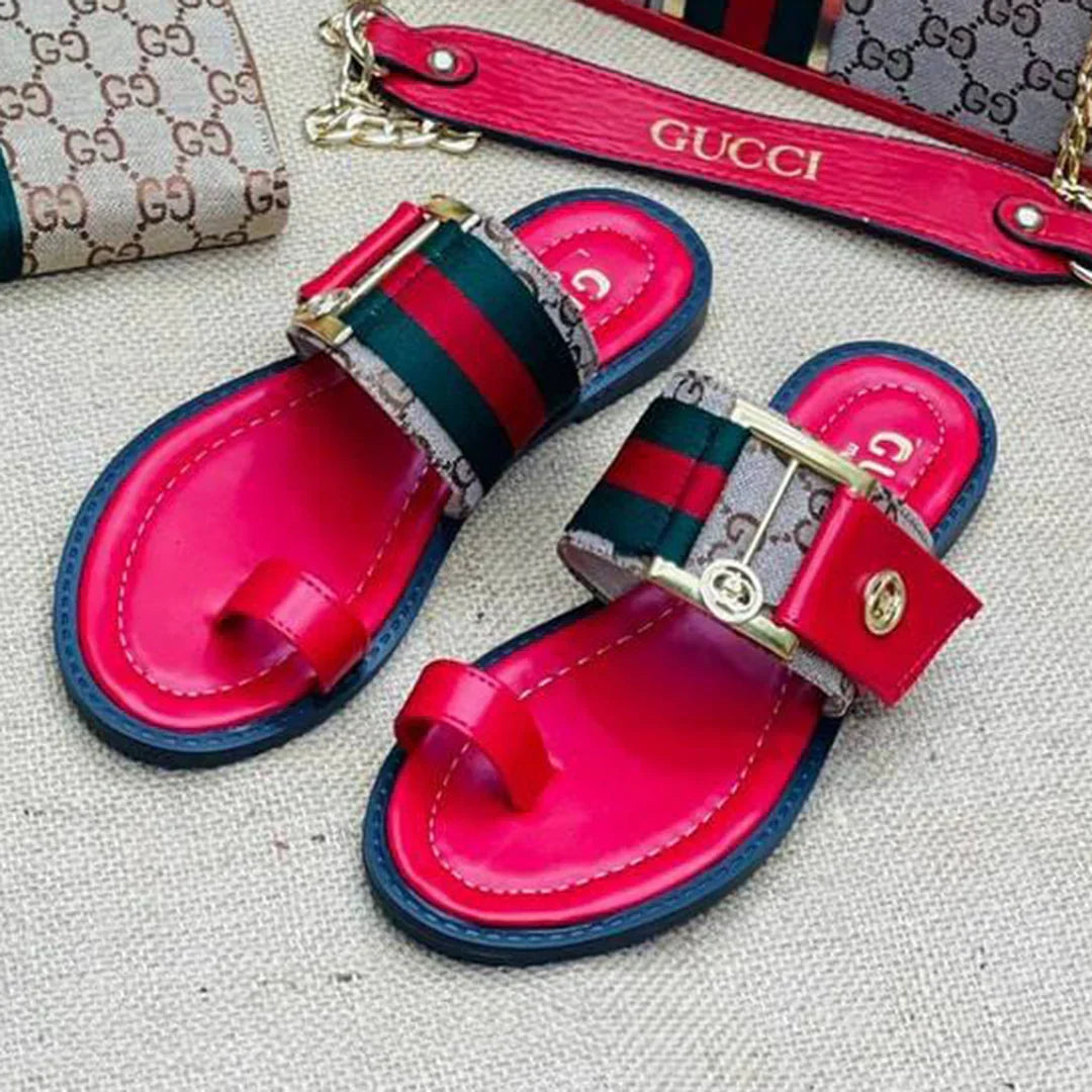 New fashion and versatile vintage sandals 1024070125