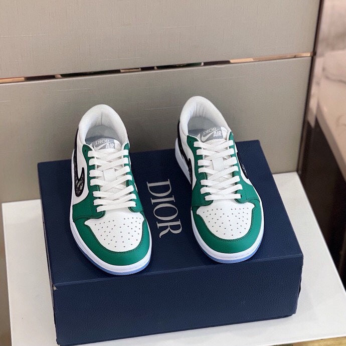 New Fashion Casual New Style Comfortable Sneakers Shoes D18