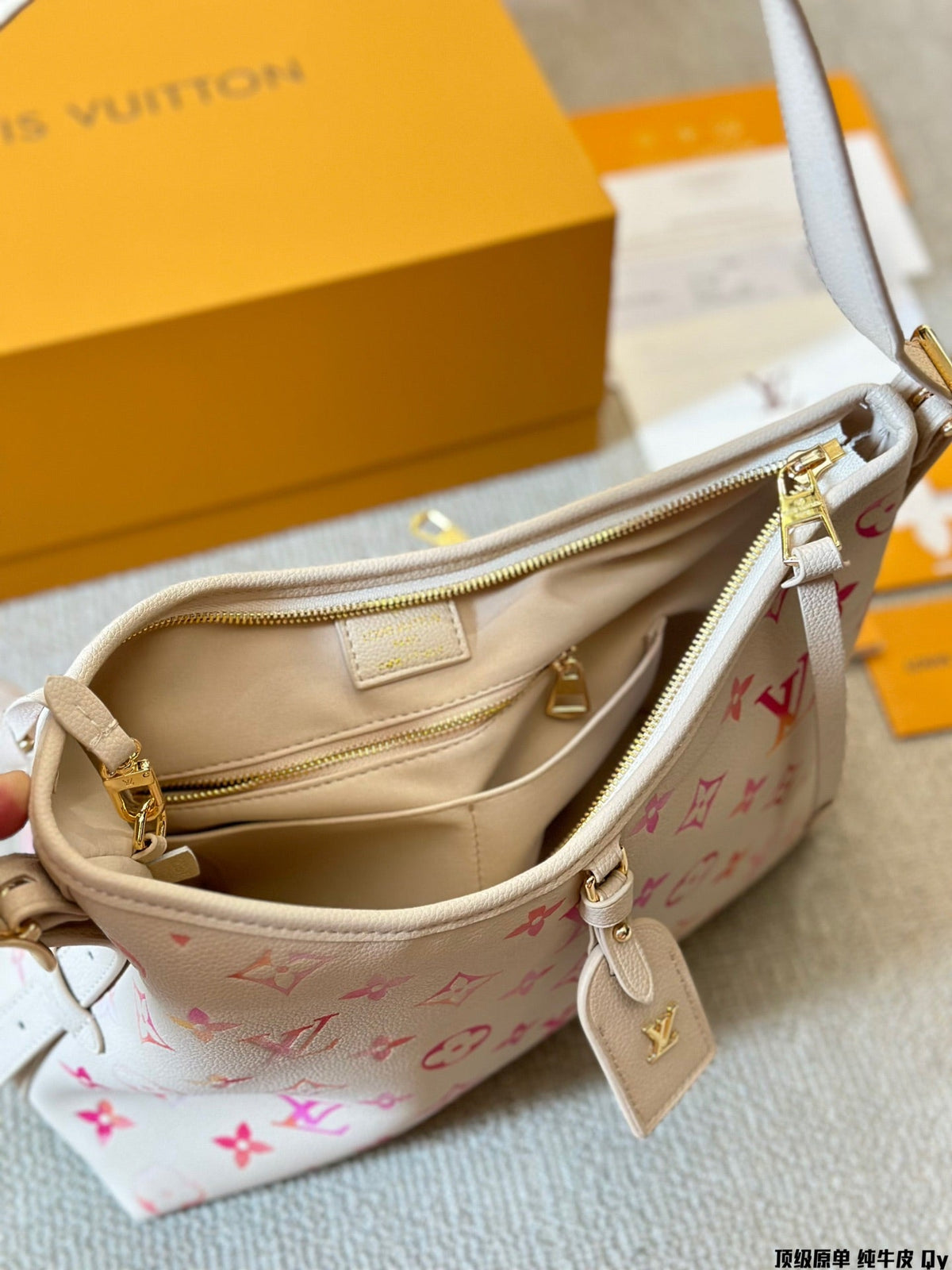 V fashion print Carryall new commuter bag 0724061302