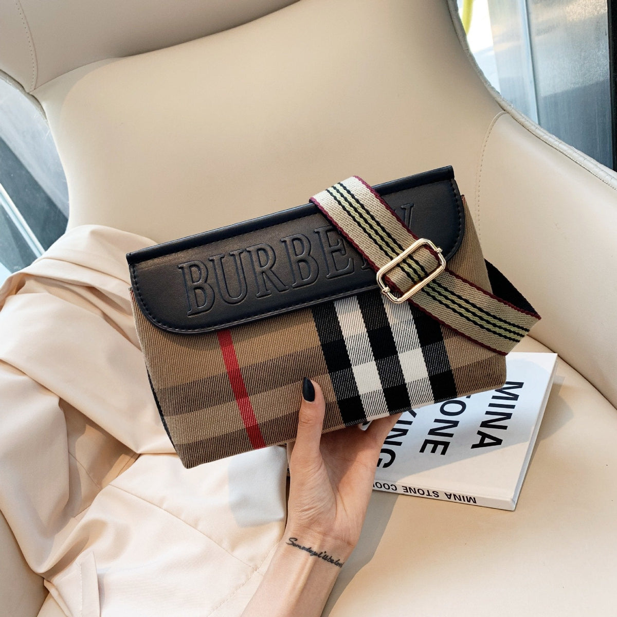 New Fashionable Contrasting Casual Women's Bag 1023121802