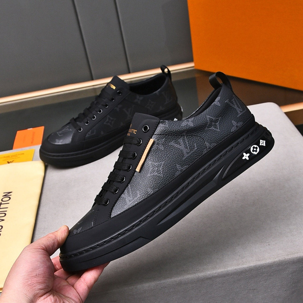 Classic Casual Sneakers 08231215LCJ01