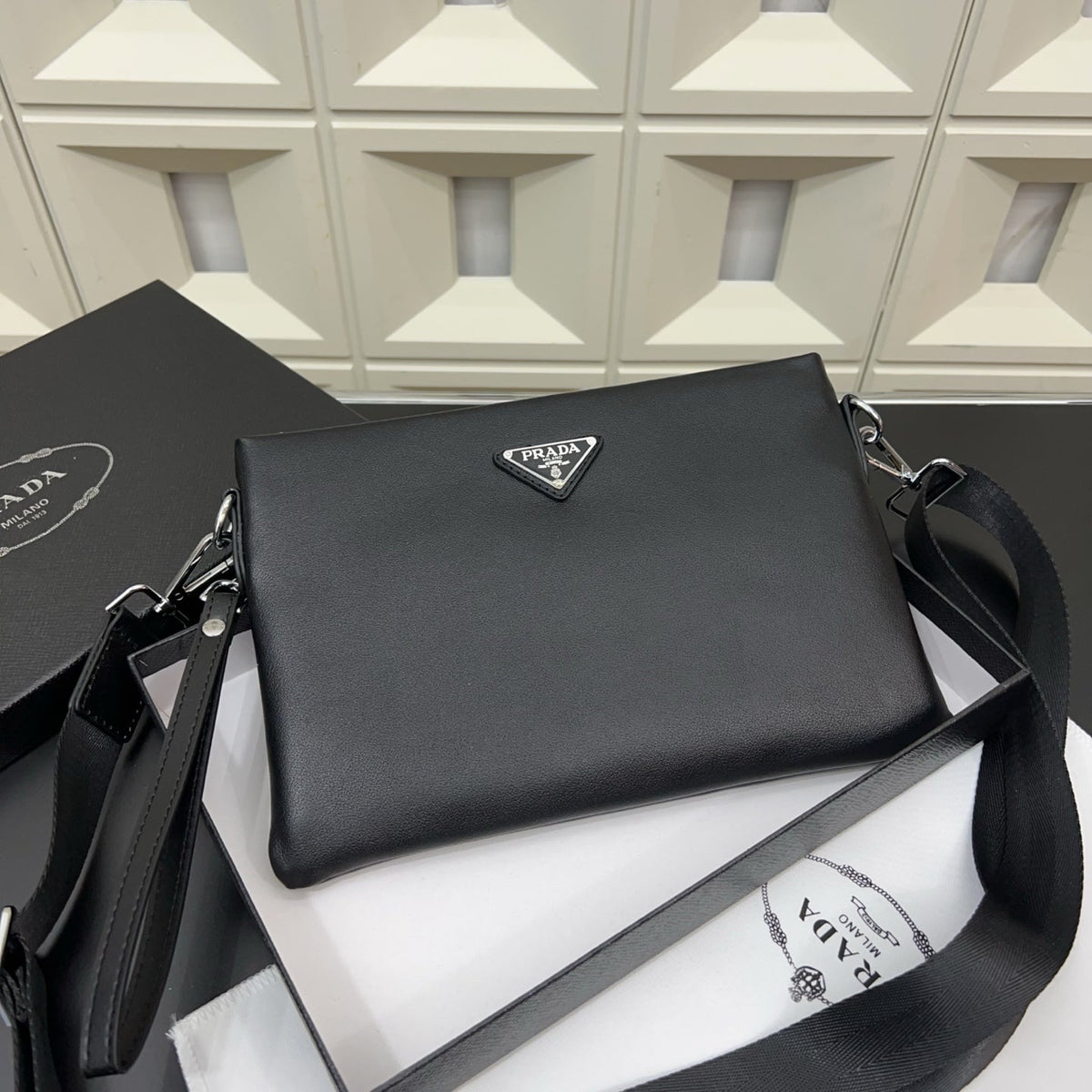 New  Black Leather P Logo Men's BagsXC052025110301