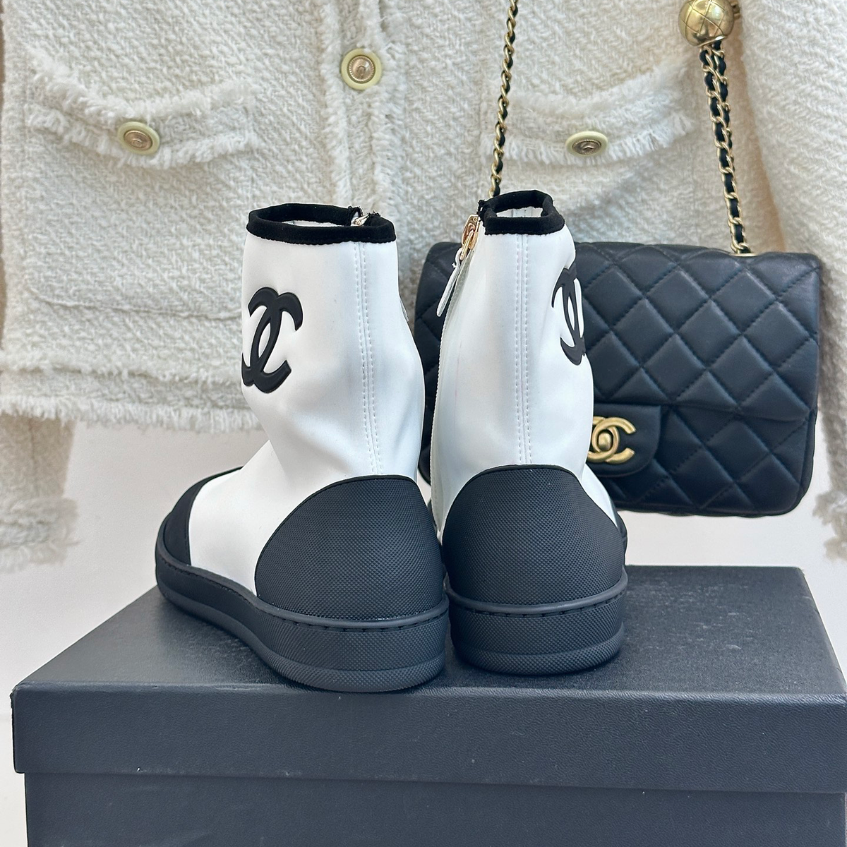 New White and Black women's shoesXC052026051102